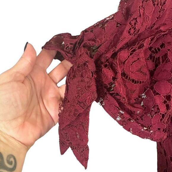 No Boundaries Maroon Lace Applique Eyelash Trim Short Sleeve Blouse Women Sz L - Picture 3 of 9